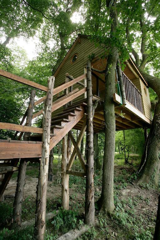 La Cabane Aux Secrets - Au Milieu De Nulle Part Outines Стая снимка
